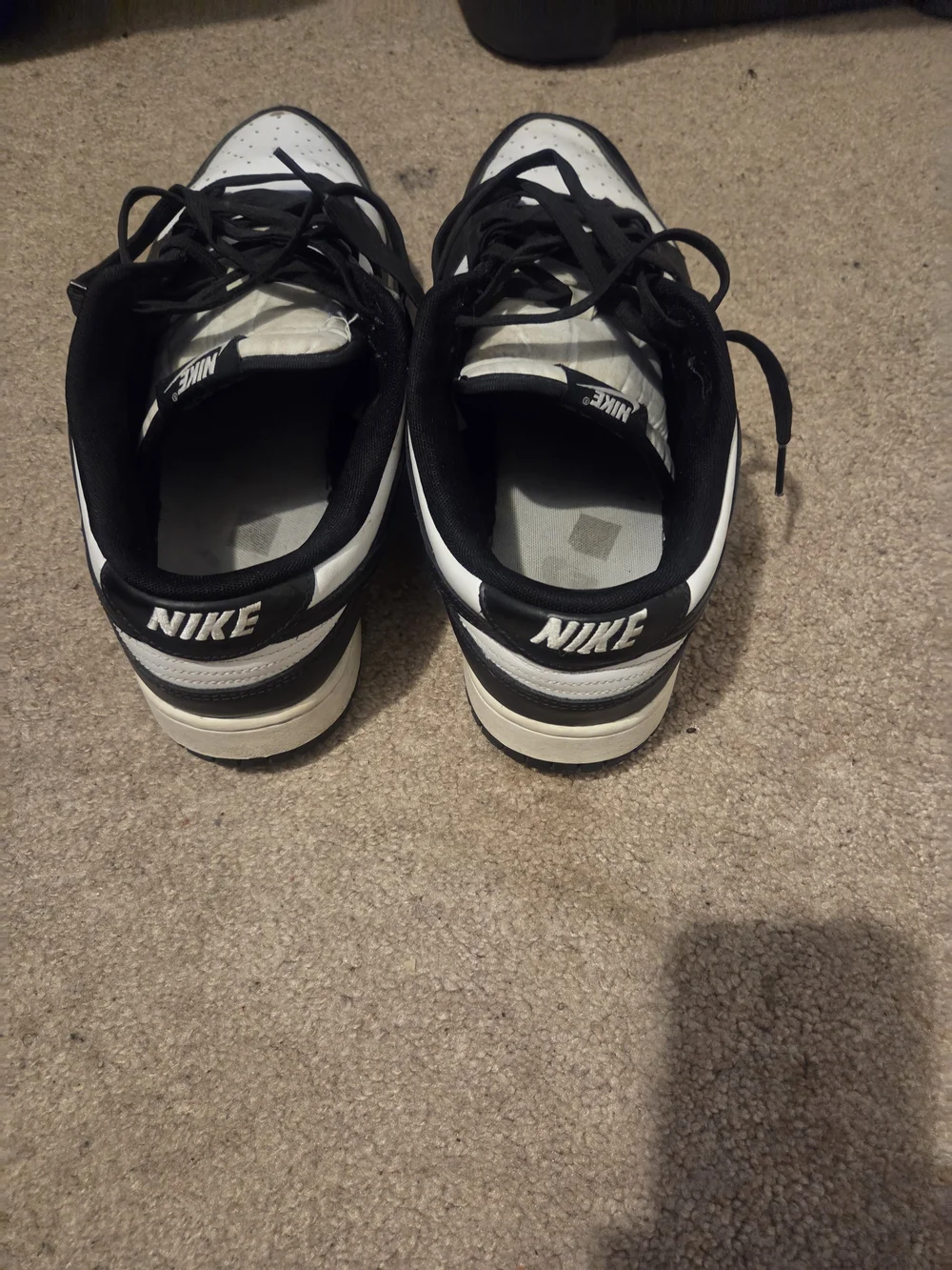 Nike Men’s Black and White Low-Top Sneakers